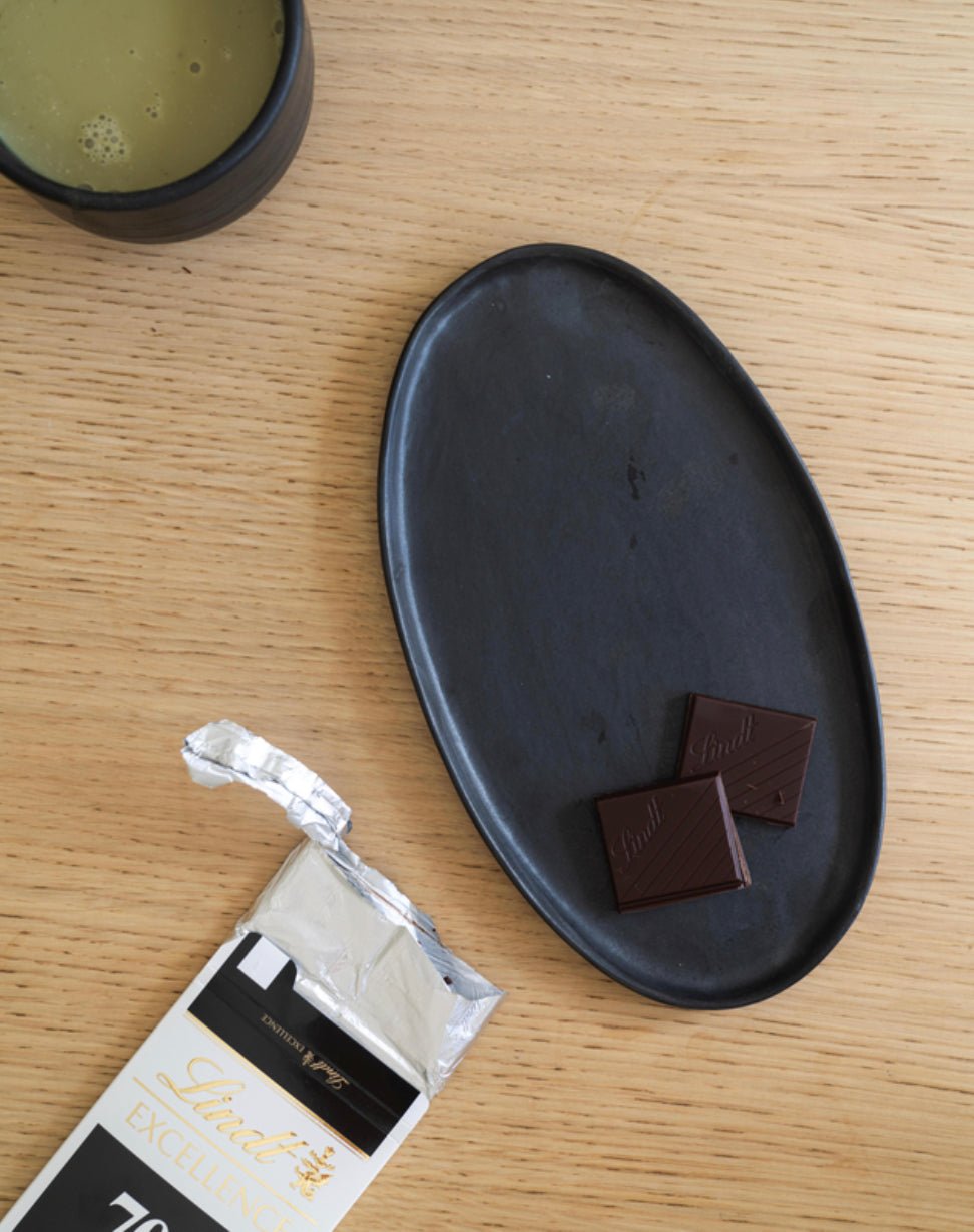 Stoneware Oval Serving Platter (Black Matte) - EcoLuxe Furnishings