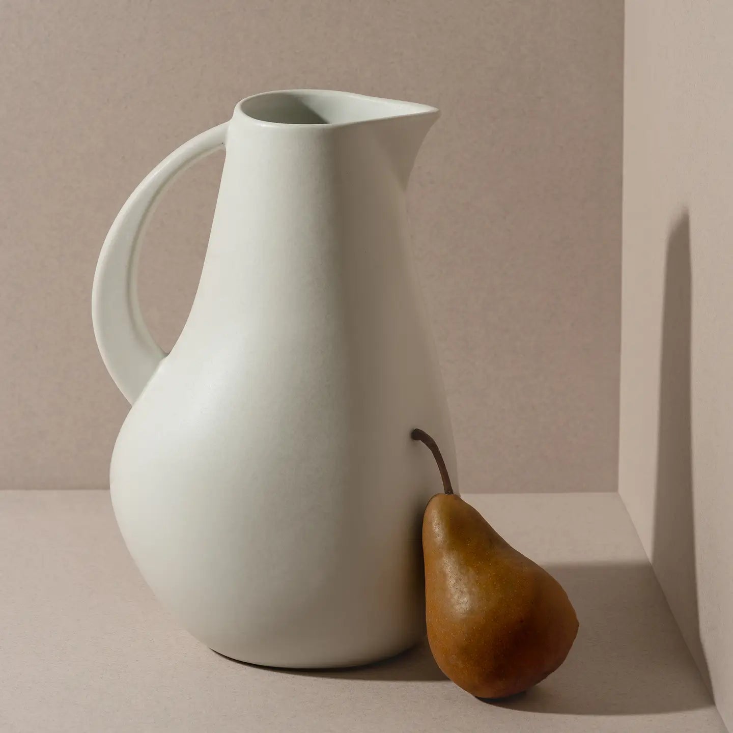 Stoneware Pitcher | Kuduo 64 Oz - EcoLuxe Furnishings