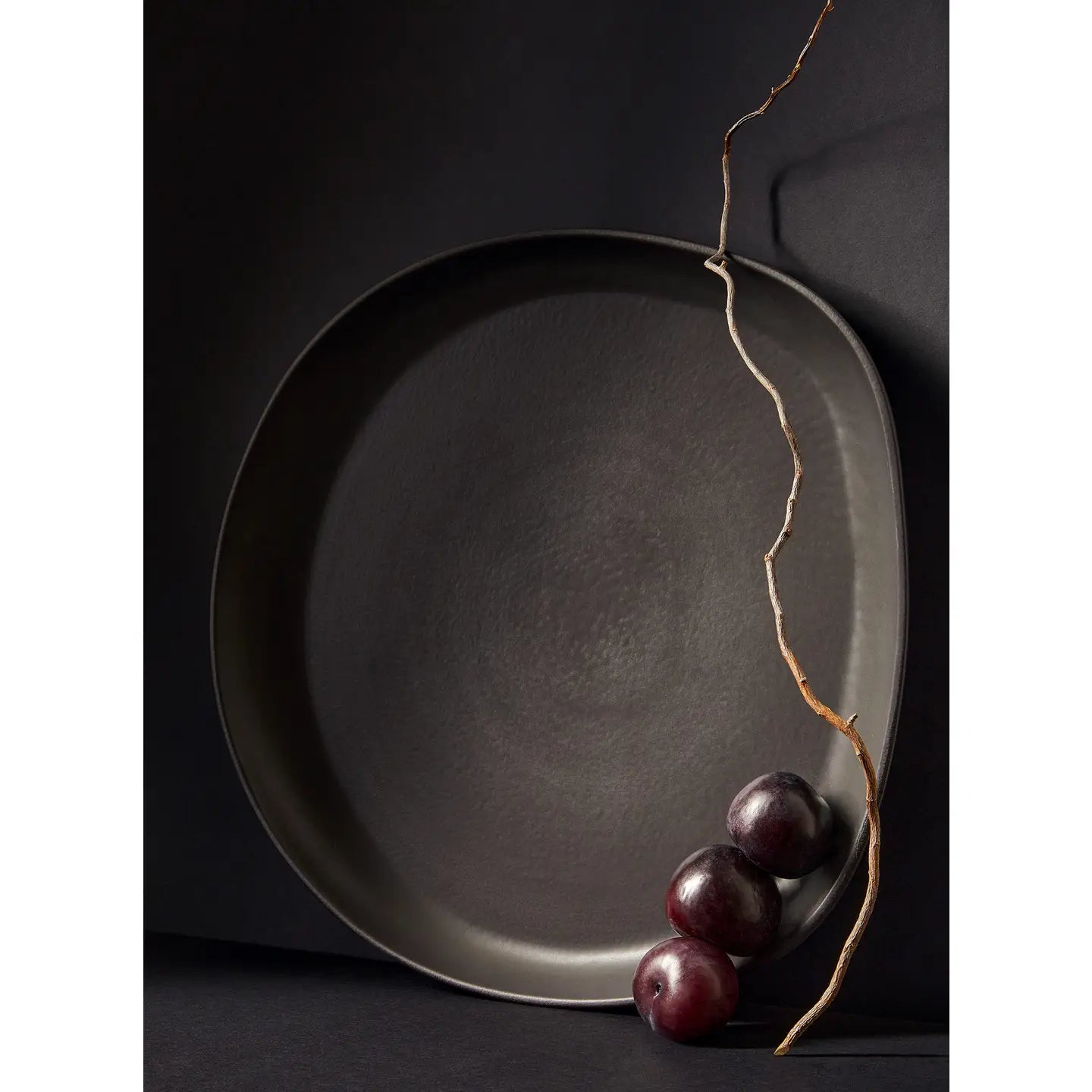 Stoneware Round Serving Platter - EcoLuxe Furnishings