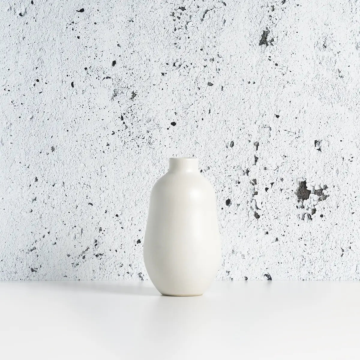 Stoneware Vase - EcoLuxe Furnishings