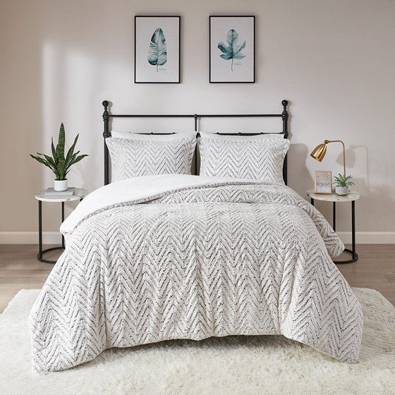 ‘Adelyn’ Ultra Plush Down Alternative Comforter Set, Full/Queen (Ivory) - EcoLuxe Furnishings