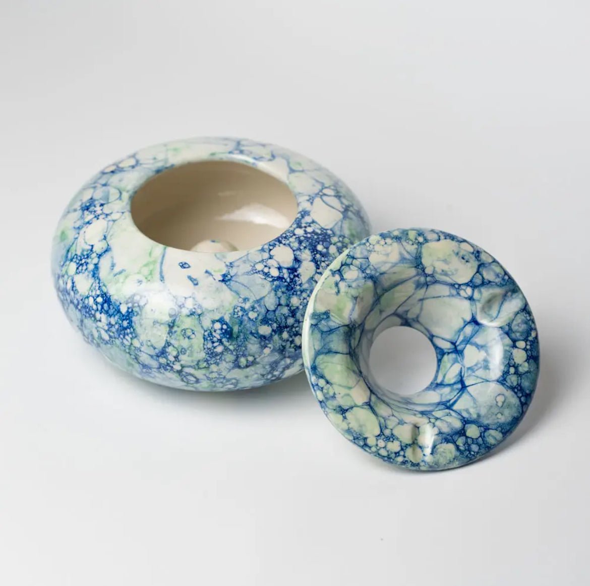 ‘Arrecif’ Large Ceramic Ashtray (Blue) - EcoLuxe Furnishings