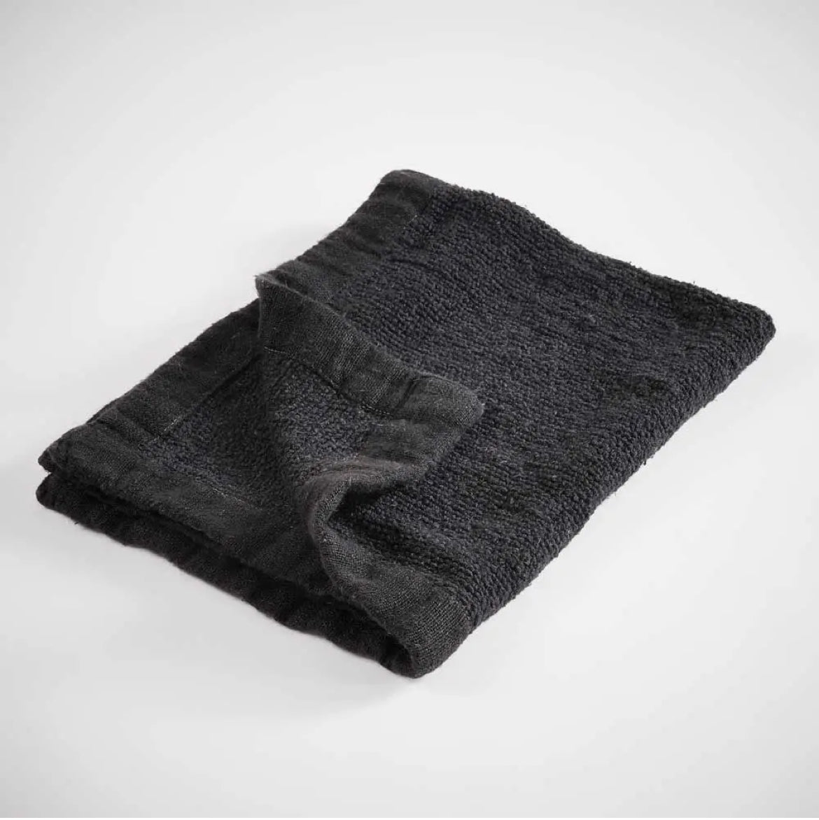 ‘Bedouin’ Linen Bathmat (Black) - EcoLuxe Furnishings
