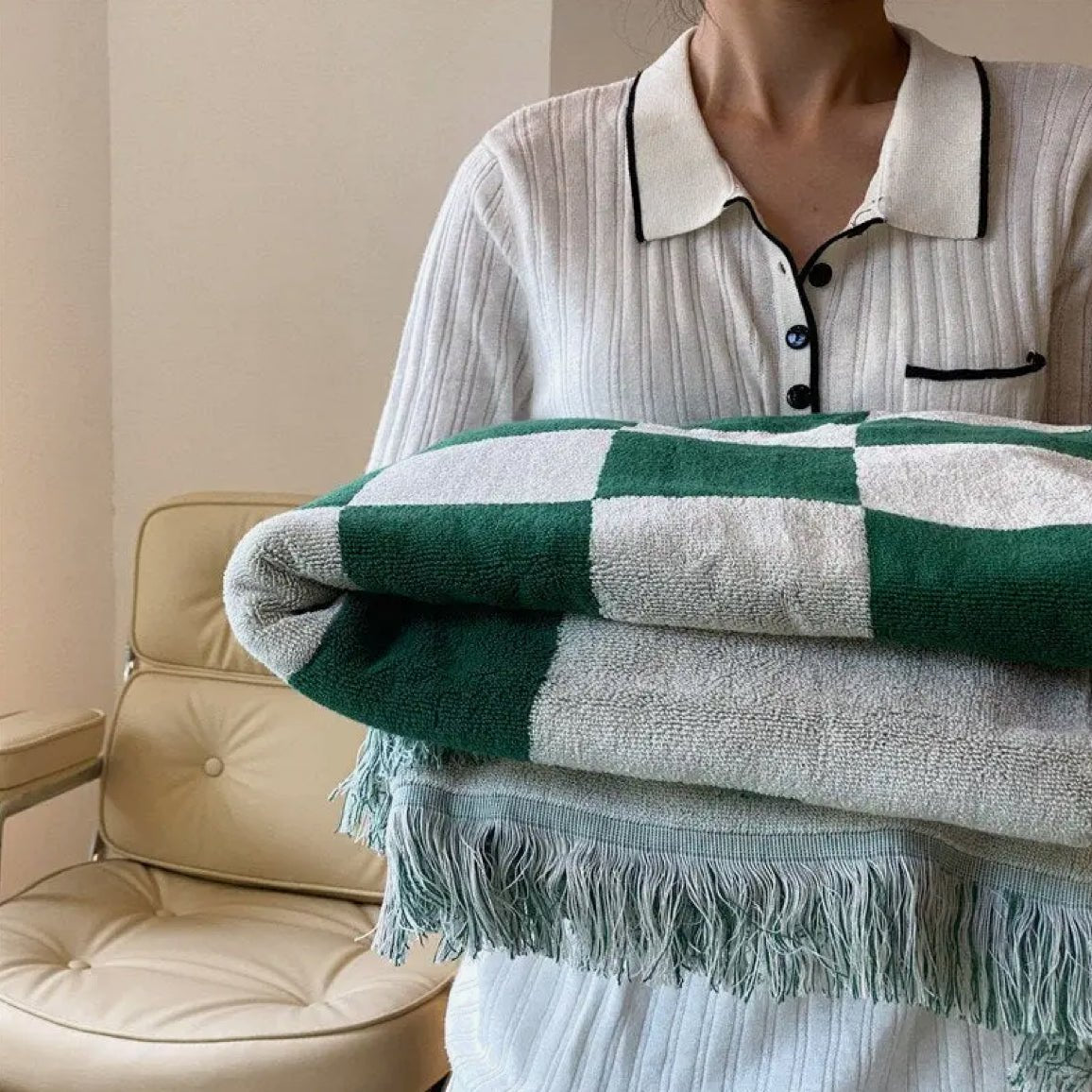 Checkered Oversized Towel - EcoLuxe Furnishings