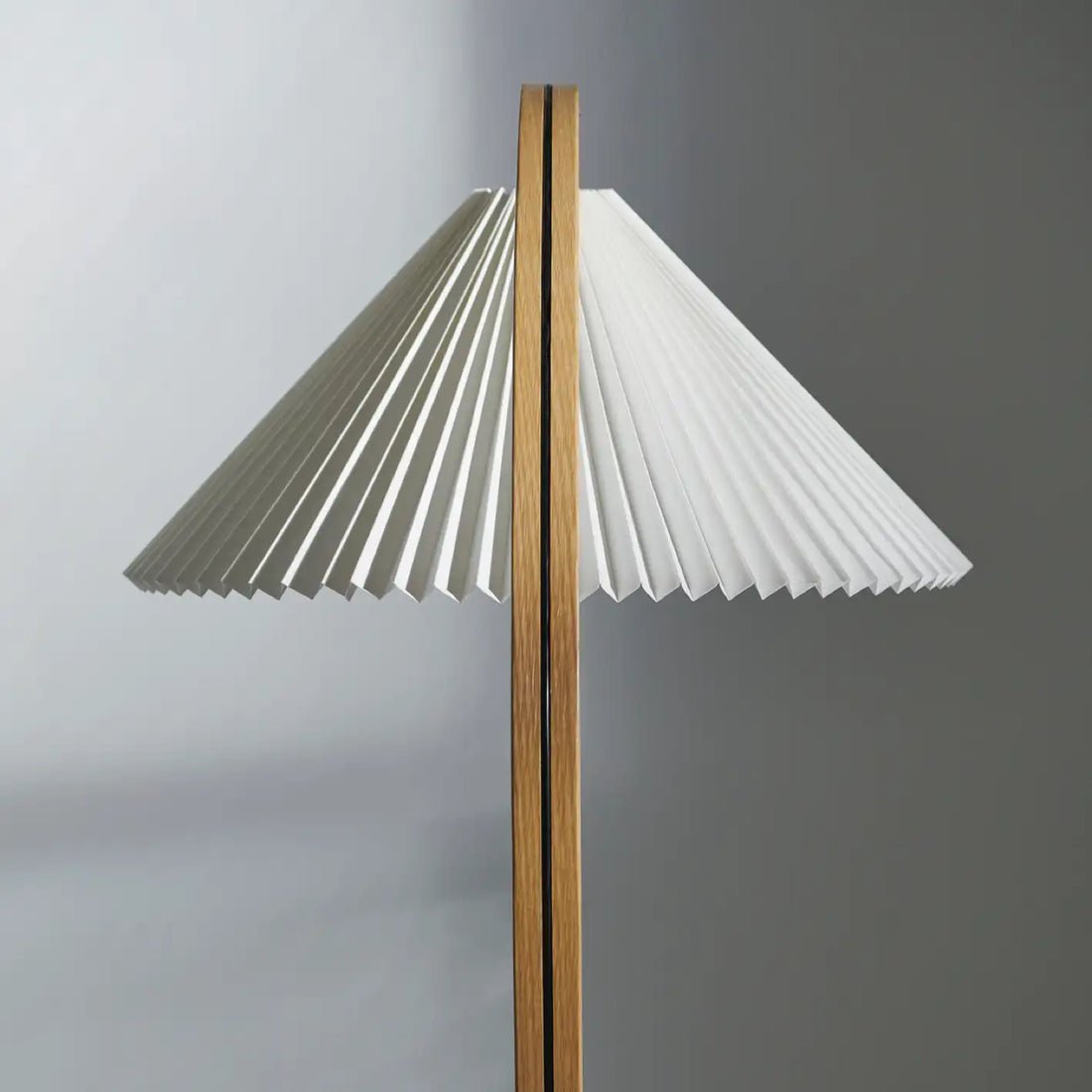 Curved Wooden Floor Lamp - EcoLuxe Furnishings