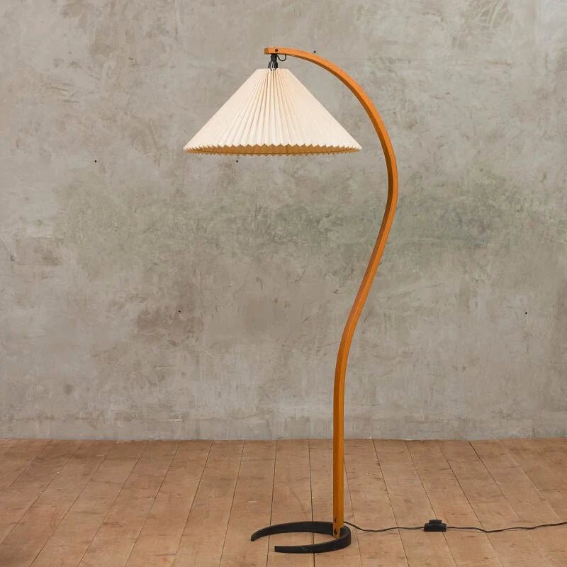 Curved Wooden Floor Lamp - EcoLuxe Furnishings
