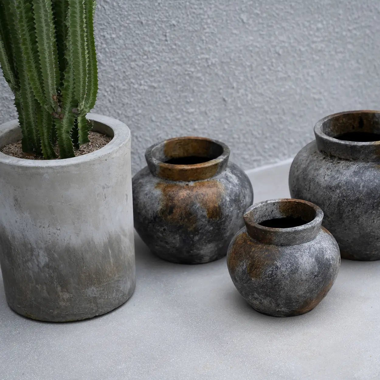 ‘Funky’ Vase, Large (Antique Grey) - EcoLuxe Furnishings