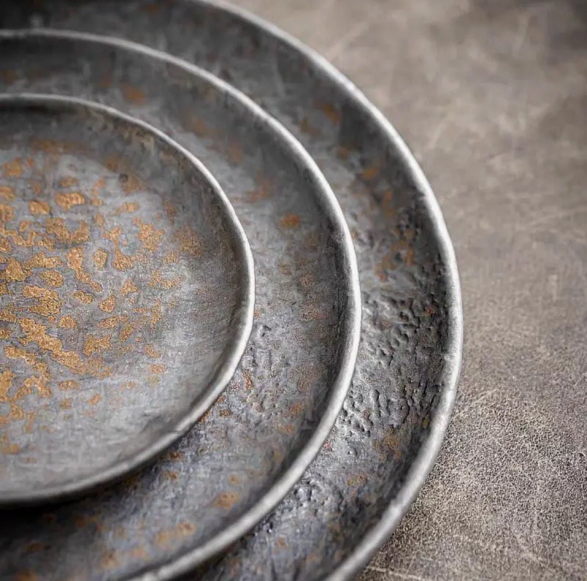 Handmade Plate (Metallic Glaze Ceramic) - EcoLuxe Furnishings