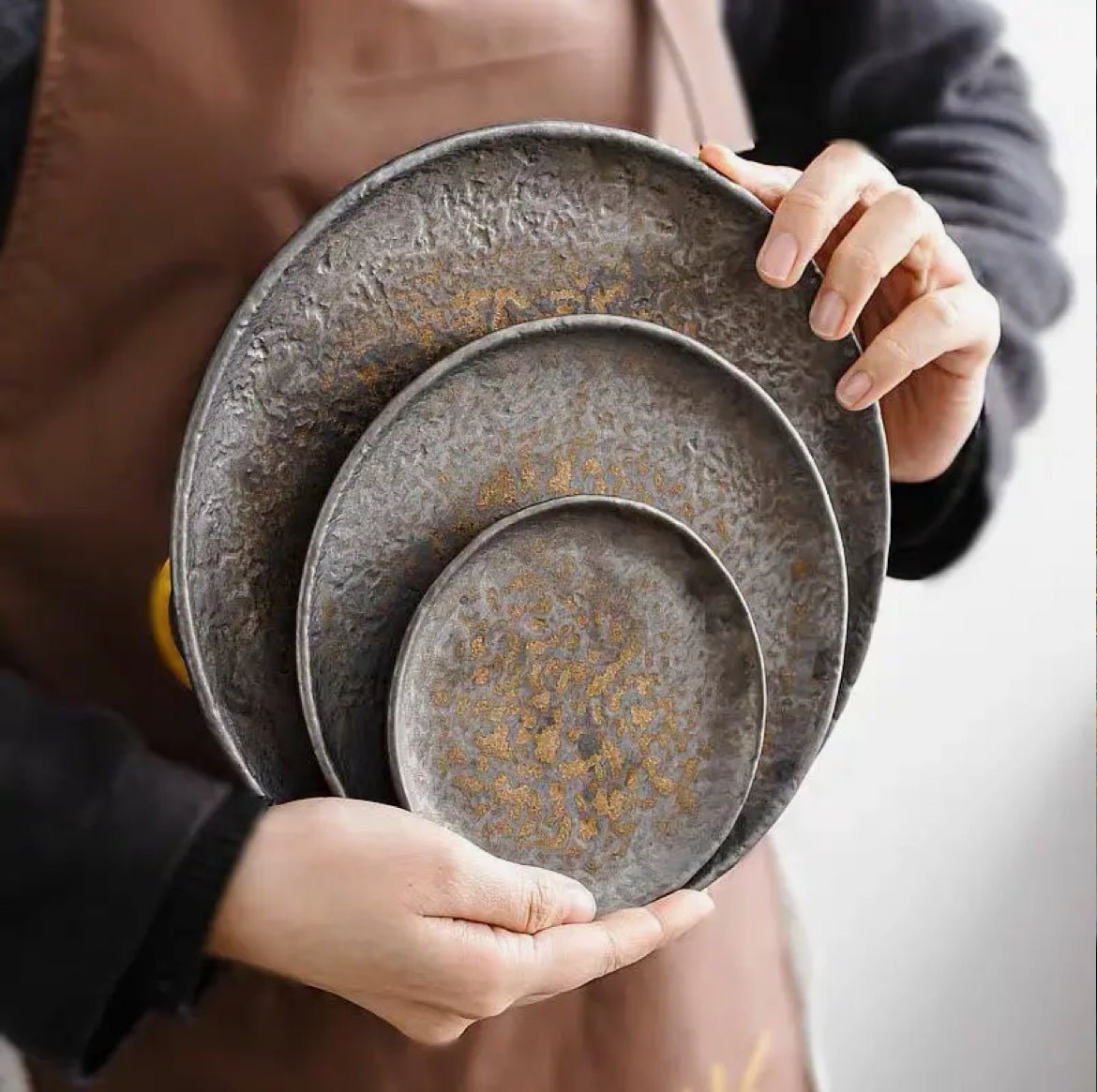 Handmade Plate (Metallic Glaze Ceramic) - EcoLuxe Furnishings