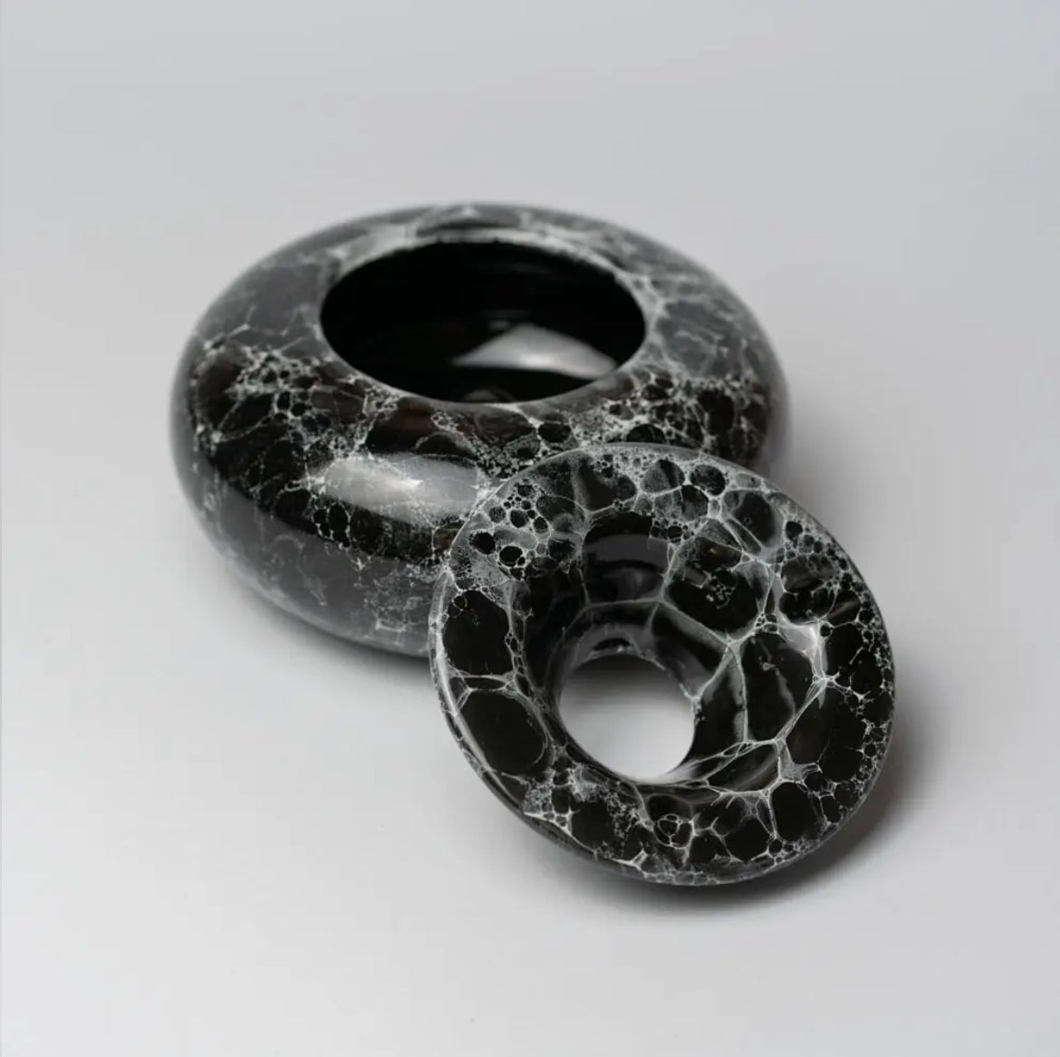 Large Ceramic Ashtray, Black (Ebony) - EcoLuxe Furnishings
