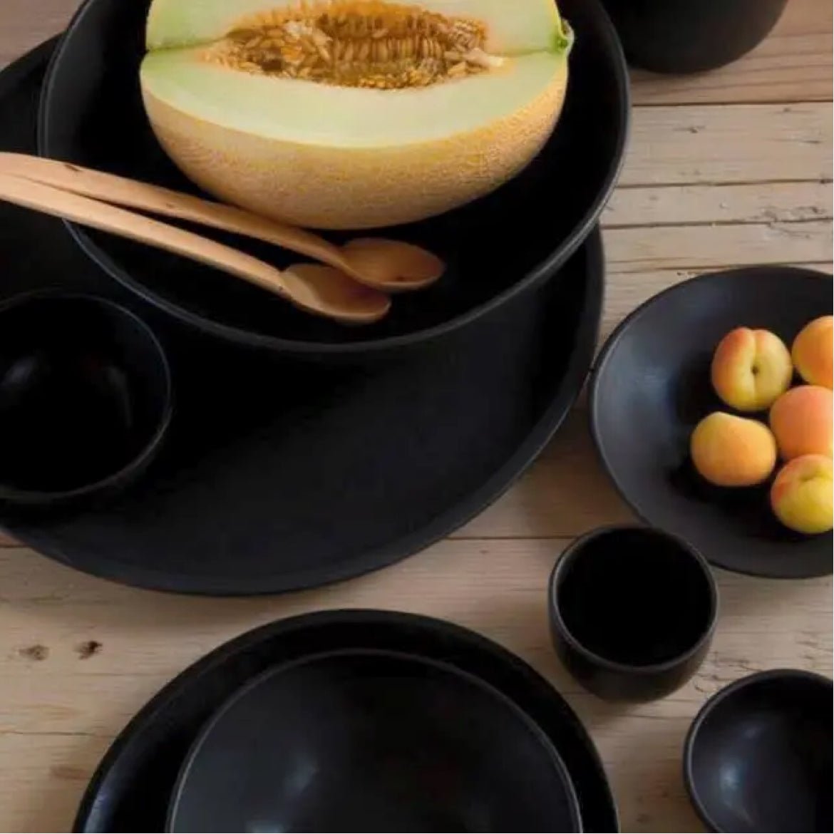 Organic Shaped Dinnerware Set (16 Pieces) - EcoLuxe Furnishings