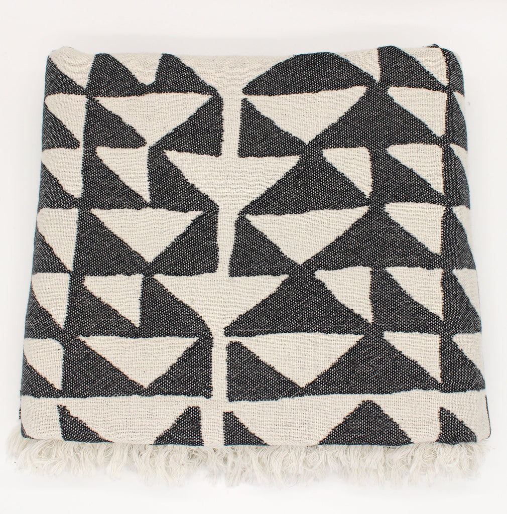 Turkish Cotton Pyramid Patterned Throw Blanket (Black) - EcoLuxe Furnishings